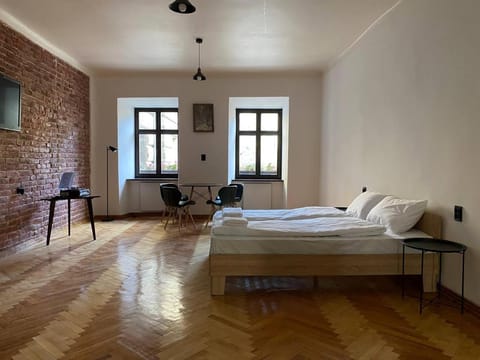 Bed, Living room, Photo of the whole room, Seating area, Bedroom, towels