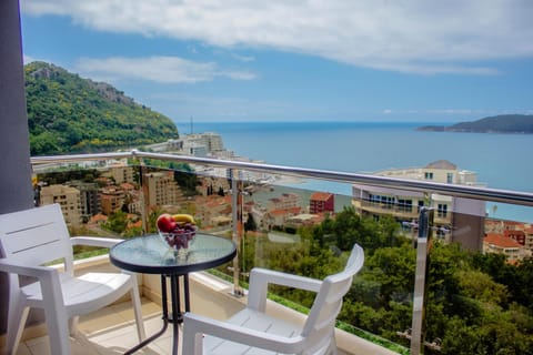 Balcony/Terrace, City view