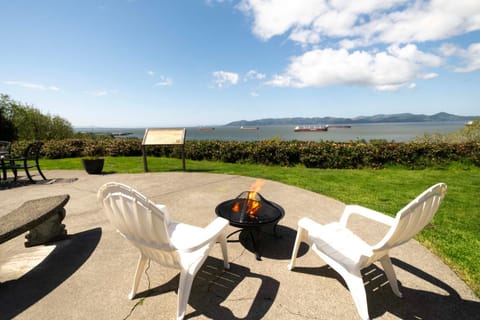 Balcony/Terrace, River view, Inner courtyard view