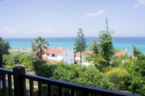 Day, Natural landscape, View (from property/room), Balcony/Terrace, Garden view, Sea view