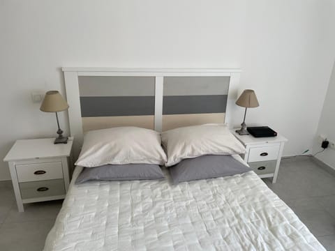 Au cœur de la cité médiévale avec petite vue mer Apartment in Bonifacio