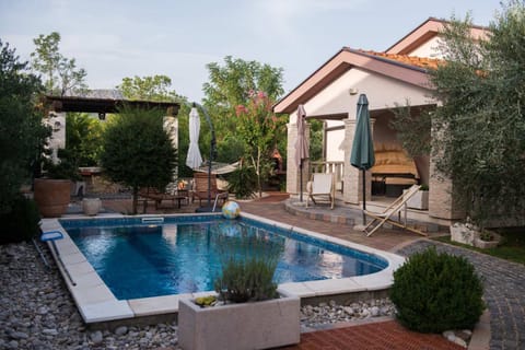 Property building, Swimming pool