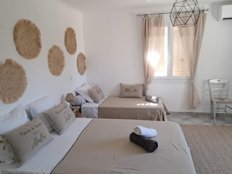 Bed, Photo of the whole room, Bedroom, towels, air conditioner