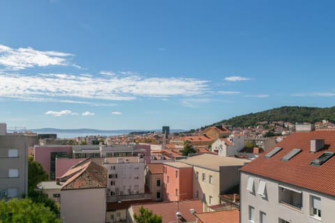 City view, Mountain view, Sea view