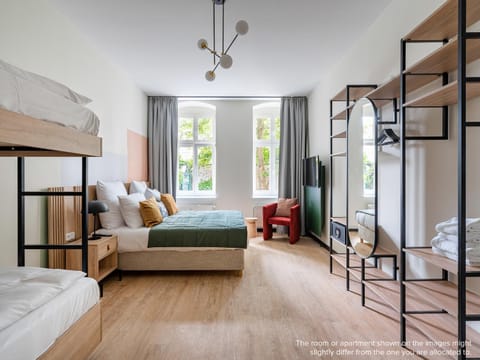 Bedroom, bunk bed