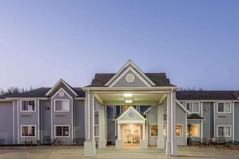 Property building, Facade/entrance, On site