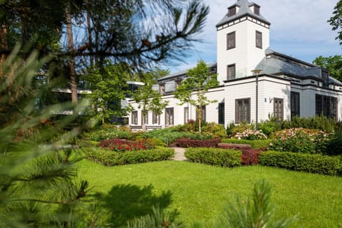 Property building, Garden