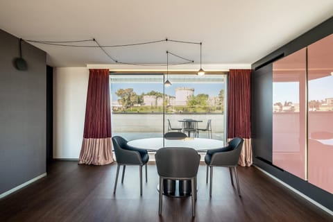 View (from property/room), Balcony/Terrace, Living room, Seating area, Dining area