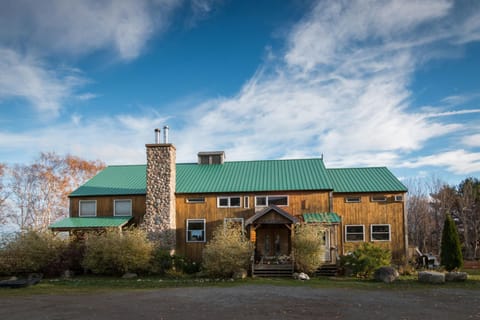 Property building, Restaurant/places to eat, Breakfast