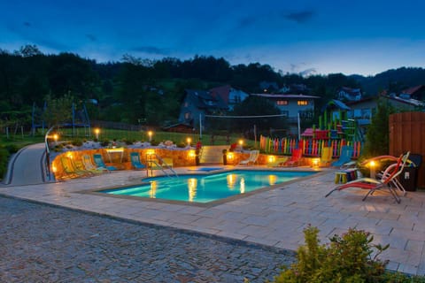 Pool view, Swimming pool, sunbed