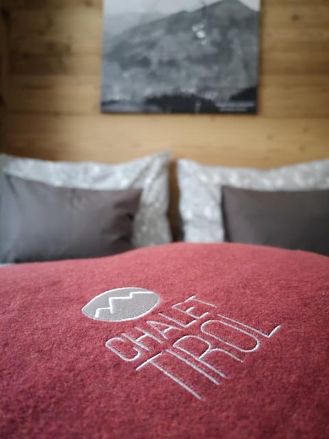 Bed, Property logo or sign, Bedroom