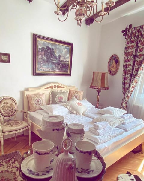 Coffee/tea facilities, Other, Photo of the whole room, Decorative detail, Bedroom, Family