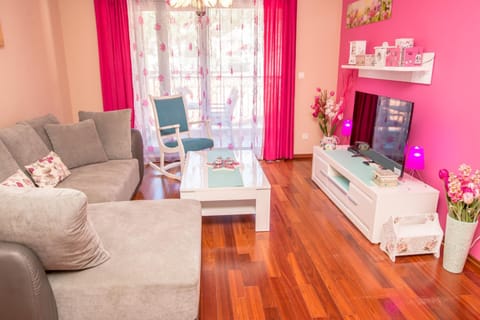 Communal lounge/ TV room, Living room