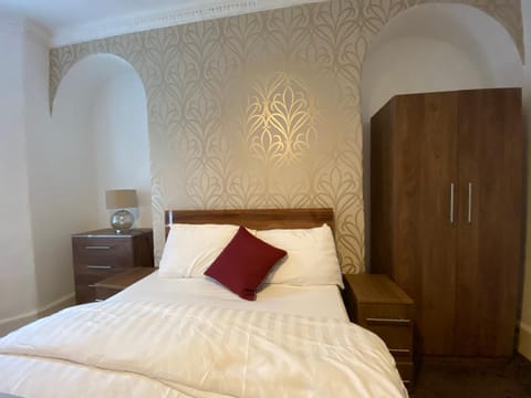 Bed, Bedroom, wardrobe