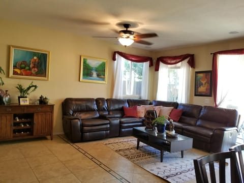 Communal lounge/ TV room