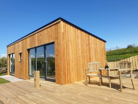 Flora's Cliff View Chalet in Scotland