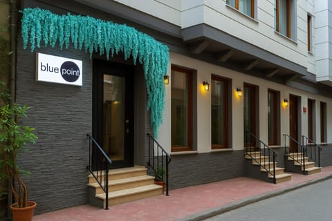 Property building, Facade/entrance