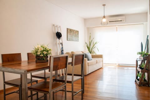 TV and multimedia, Living room, Seating area, Dining area, air conditioner