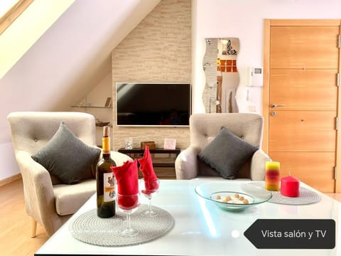 Communal lounge/ TV room