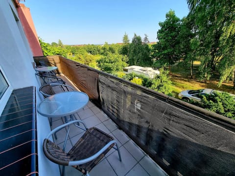 View (from property/room), Balcony/Terrace, Garden view