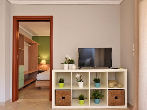 TV and multimedia, Photo of the whole room, Bedroom