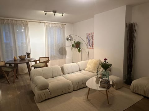 Grand Place, only 3 min walk, 80m beautiful apartment Apartment in Brussels