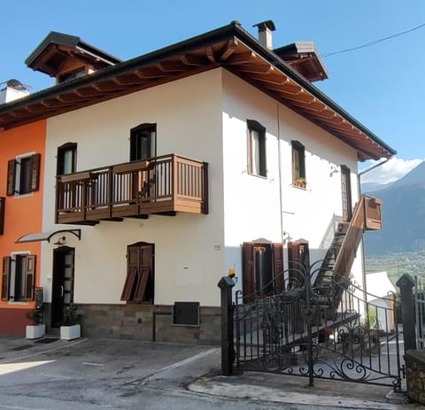 Le quattro stagioni - Terrazza Panoramica Apartment in Levico Terme