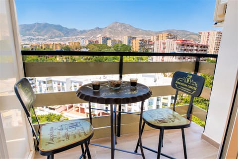 Balcony/Terrace, City view, Mountain view