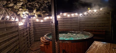 Night, Hot Tub, Hot Tub