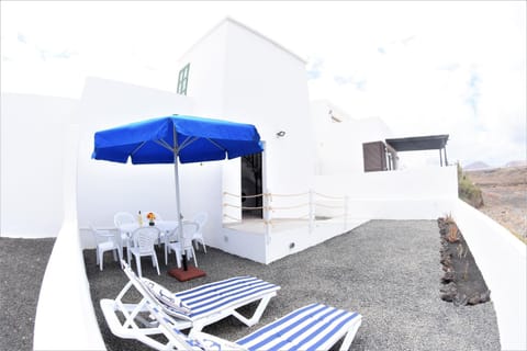Patio, Garden, Garden, Balcony/Terrace