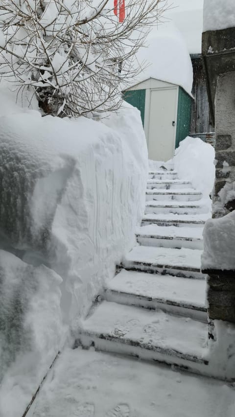 Property building, Facade/entrance, Winter