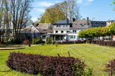 HOTEL L'AVENUE Hotel in Wallonia, Belgium