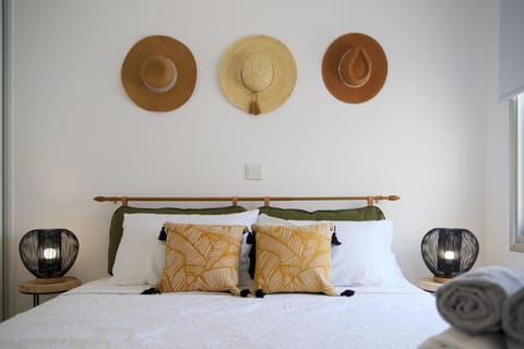Bed, Decorative detail, Bedroom, children, Family, Quiet street view