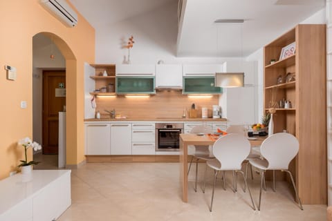 dishwasher, pet friendly, stove