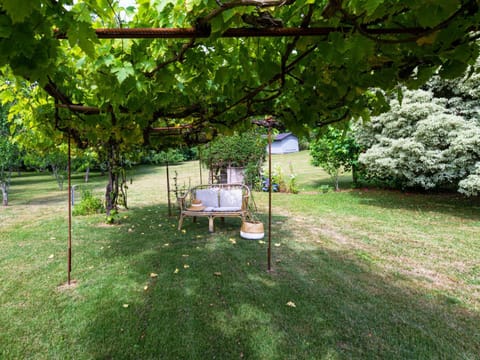 Holiday Home Les Volets Rouges by Interhome House in Finistere