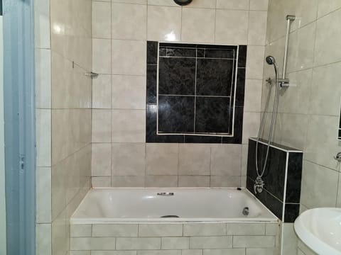 Hasate Guest House 10 Florence street Oakdale Belliville 7530 cape town south African Bed and Breakfast in Cape Town