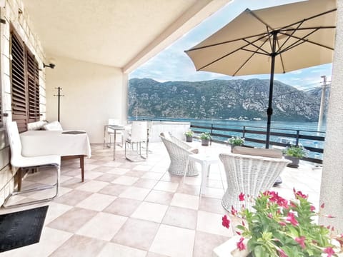 Balcony/Terrace, Seating area, Mountain view, Sea view