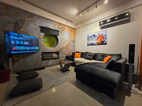 TV and multimedia, Living room, Photo of the whole room, Seating area, Evening entertainment