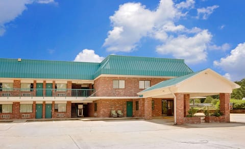 Property building, Day, On site, Time of day