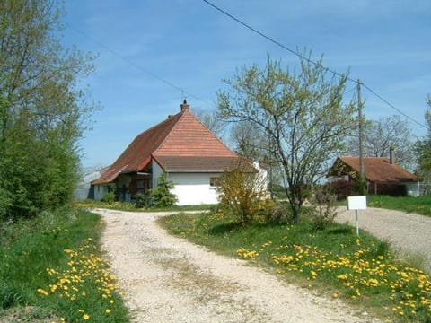 487 Rue des Grappins House in Jura