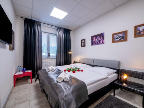 Bed, Bedroom