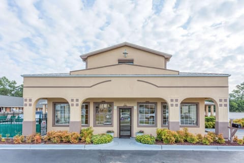 Property building, Day, On site, Time of day