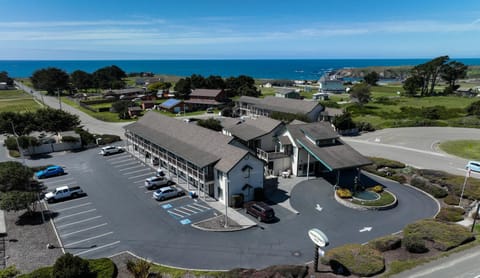 Emerald Dolphin Inn & Mini Golf Hotel in Fort Bragg