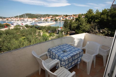Balcony/Terrace, children, Family