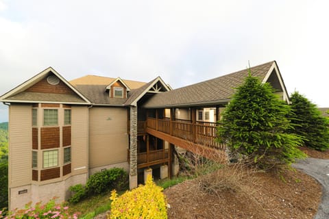 Reserve 36-D Apartment in Sugar Mountain