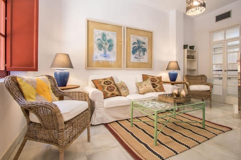 Living room, Seating area, air conditioner