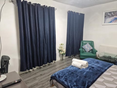 Highfields House - Free Wifi - Free Local Parking Bed and Breakfast in Sheffield