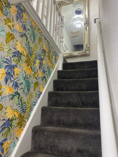 Highfields House - Free Wifi - Free Local Parking Bed and Breakfast in Sheffield