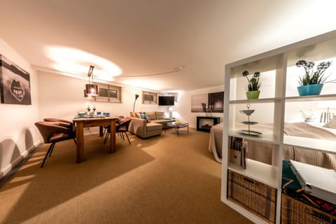 Living room, Seating area, Dining area