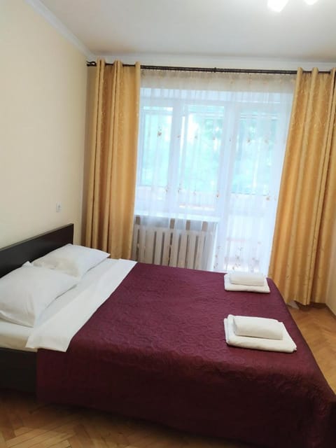 Nearby landmark, Photo of the whole room